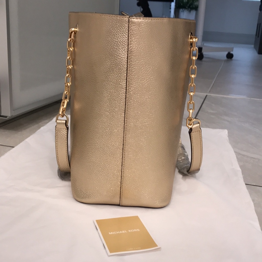 Michael Kors Mercer Chain Tote Bag w/ Laptop Compartment in Metallic Pale Gold - Picture 15 of 16